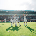 Spelers vieren na de 1-4 overwinning van KV Mechelen op KV Kortrijk